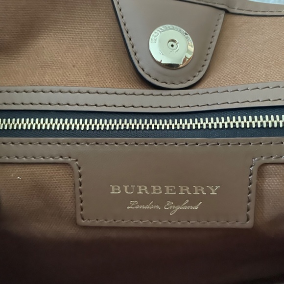 Burberry handbag - Picture 3 of 7